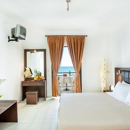 Xenios Dolphin Beach Hotel Possidi Buitenkant foto