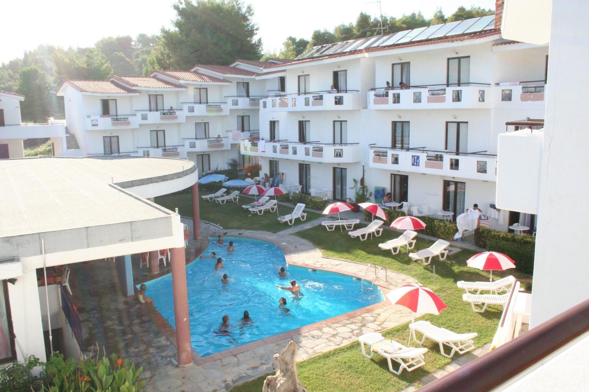 Xenios Dolphin Beach Hotel Possidi Buitenkant foto